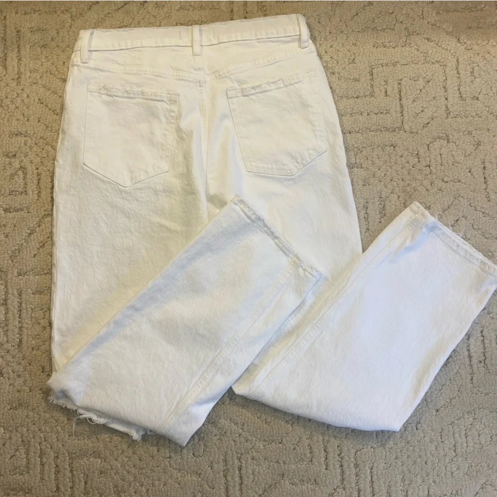 Abercrombie & Fitch The 90s Straight Ultra High Rise White Distressed Jean 31/12 - Picture 3 of 9